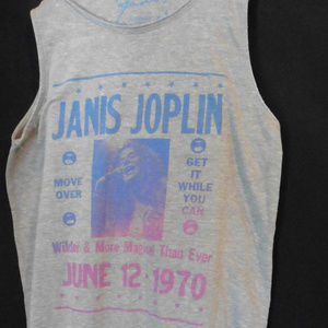 Janis tee